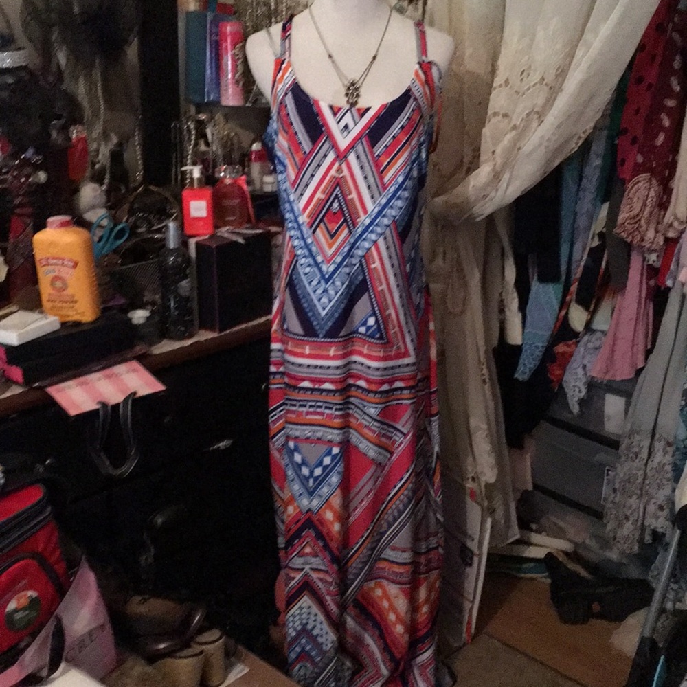 GORGEOUS GOE MAXI DRESS 👗 SZ L